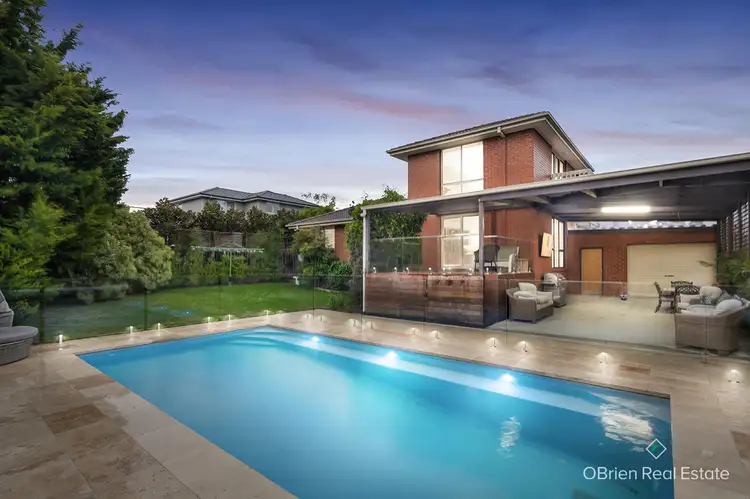 10 Avebury Drive, Berwick VIC 3806