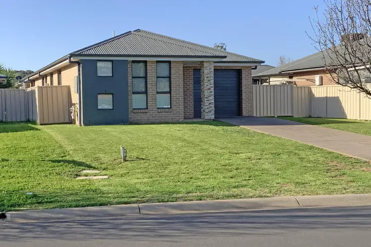 8 Torvean Avenue, Dubbo NSW 2830