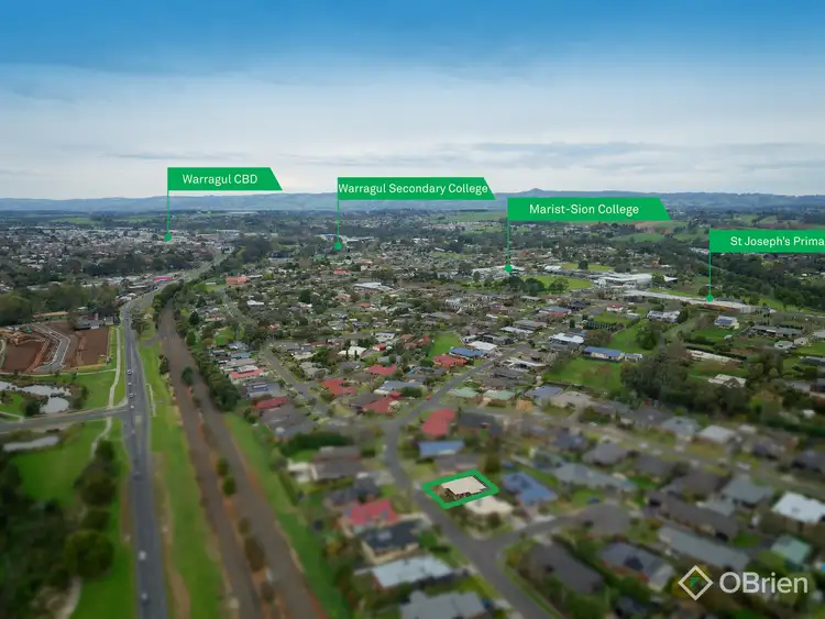 Second view of Homely house listing, 31 Grange Crescent, Warragul VIC 3820