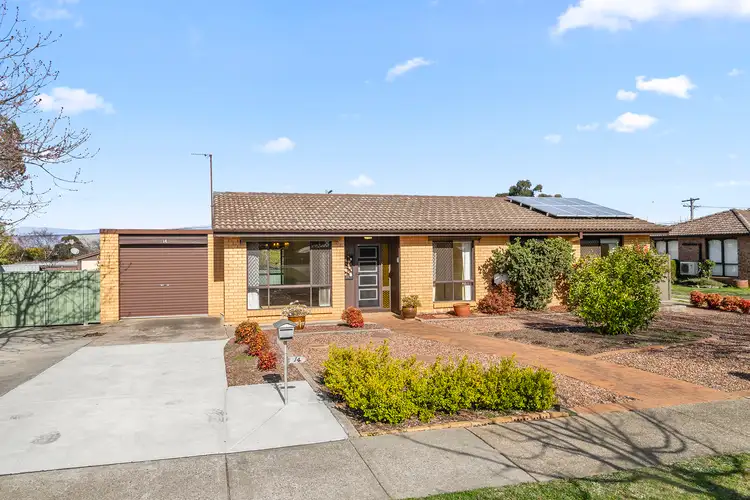 14 Sumner Place, Wanniassa ACT 2903