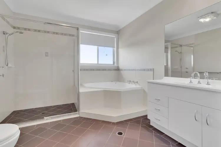 Fifth view of Homely house listing, 2 Viewfield Crescent, Woongarrah NSW 2259