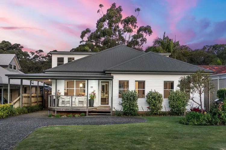 12 Woodford Crescent, Heathcote NSW 2233