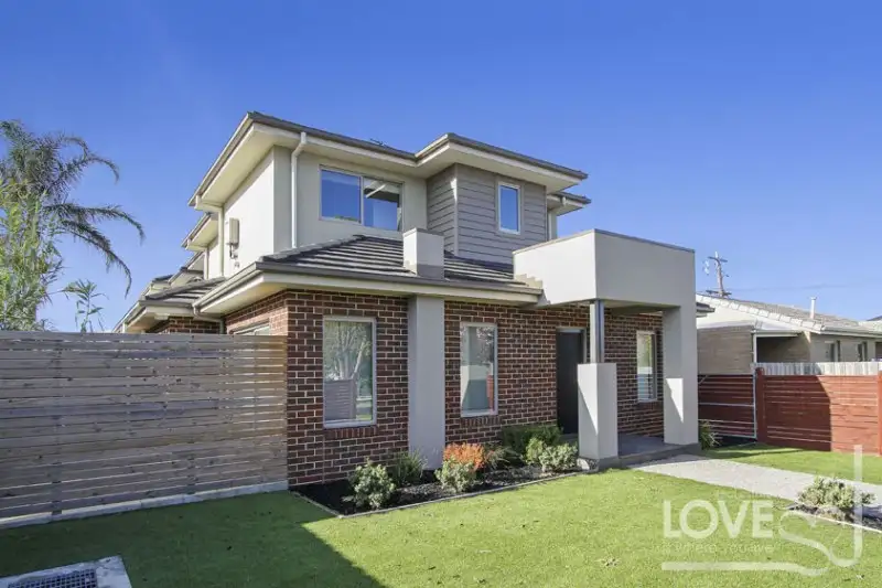 Main view of Homely townhouse listing, 1/24 Highland Street, Kingsbury VIC 3083