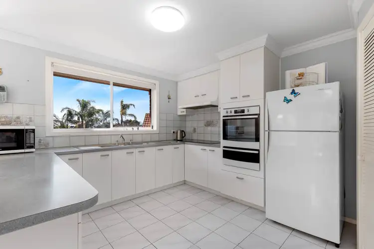 Second view of Homely house listing, 15 Solomon Court, Sunbury VIC 3429