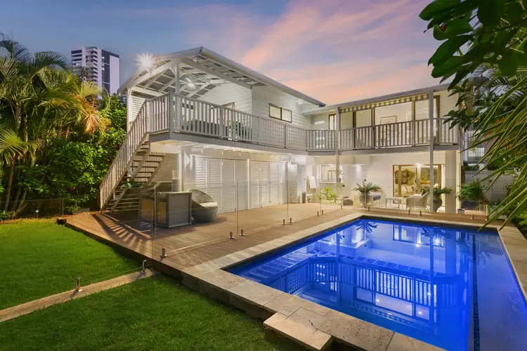 49 Woodroffe Avenue, Main Beach QLD 4217