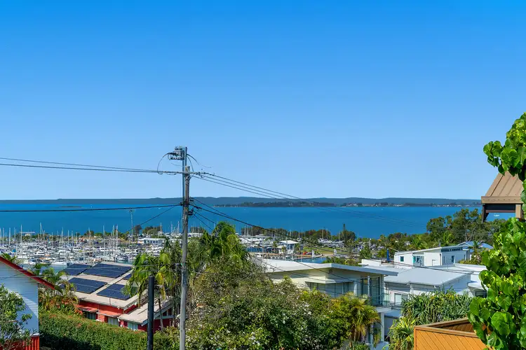 37 Oceana Terrace, Manly QLD 4179