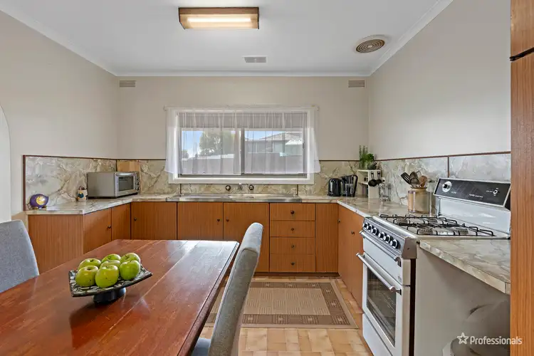 Fourth view of Homely house listing, 2 Hillview Avenue, Maryborough VIC 3465