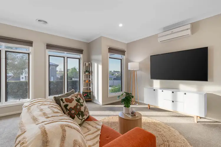 Second view of Homely house listing, 6 Eileens Way, Sunbury VIC 3429