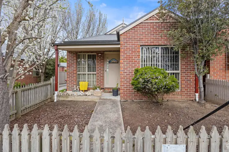 1/59 Simpson Street, Ballan VIC 3342