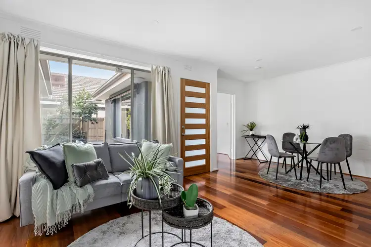 Main view of Homely unit listing, 2/10 Wattle Grove, Mckinnon VIC 3204