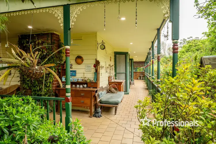 8 Surrey Road, Warburton VIC 3799