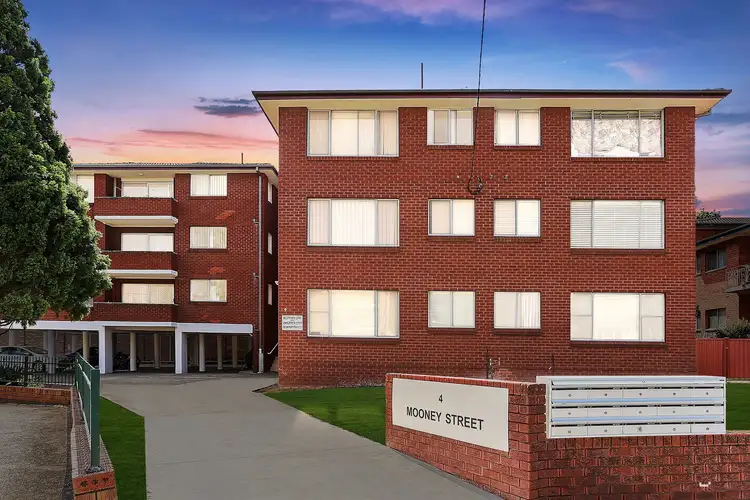 9/4 Mooney Street, Strathfield South NSW 2136