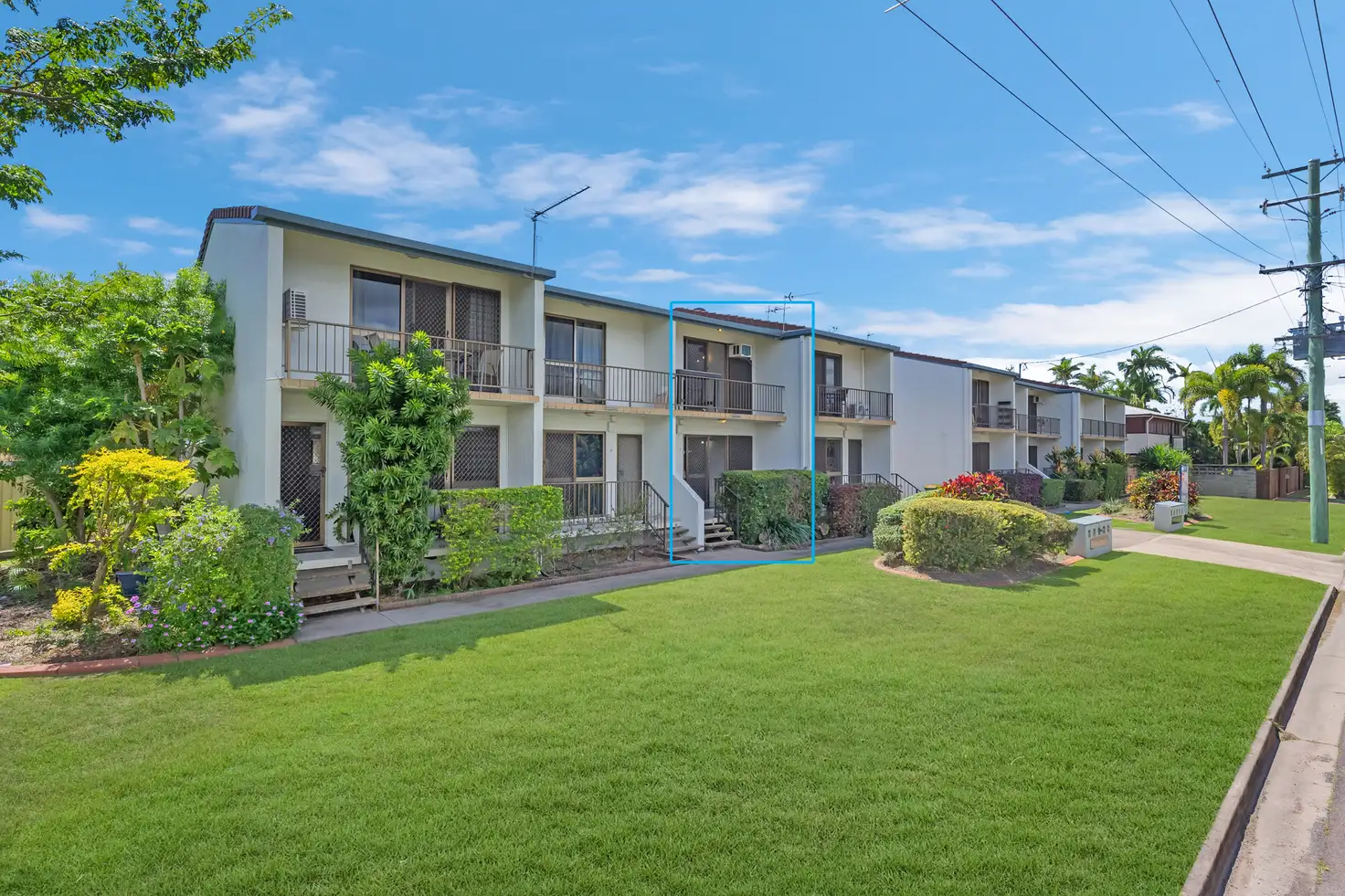 Main view of Homely unit listing, 3/25-27 Roberts Street, Hermit Park QLD 4812
