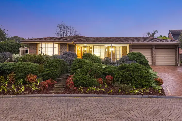 2 Goldfinch Place, Flagstaff Hill SA 5159