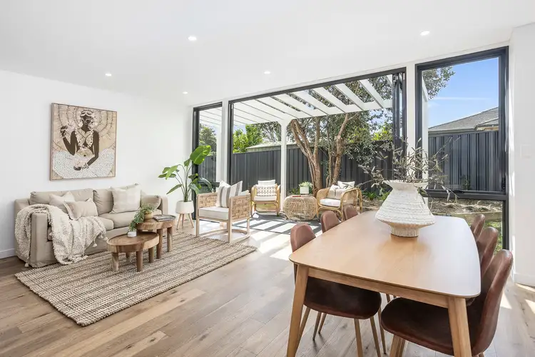 2/25 Chipilly Avenue, Engadine NSW 2233