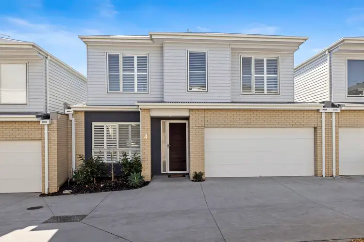 4 Penfolds Grove, Rosebud VIC 3939