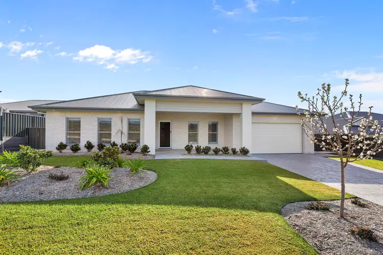 48 Lambrusco Way, Tamworth NSW 2340
