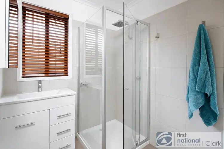 Fifth view of Homely unit listing, 1/16 Cambridge Drive, Warragul VIC 3820