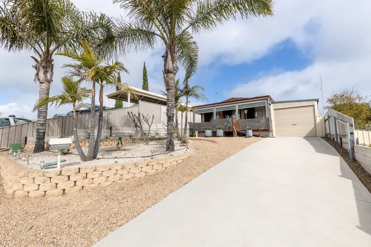 6 Barnes Road, Port Broughton SA 5522