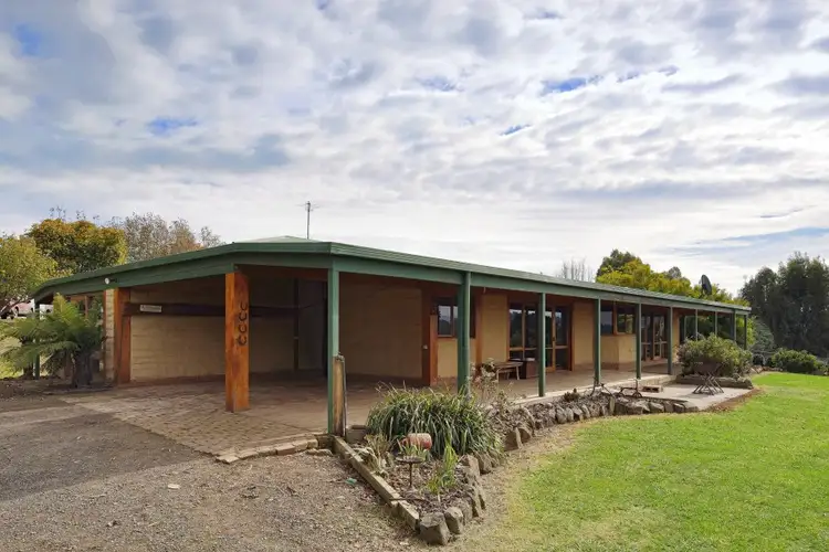 100 Shearn Road, Jindivick VIC 3818