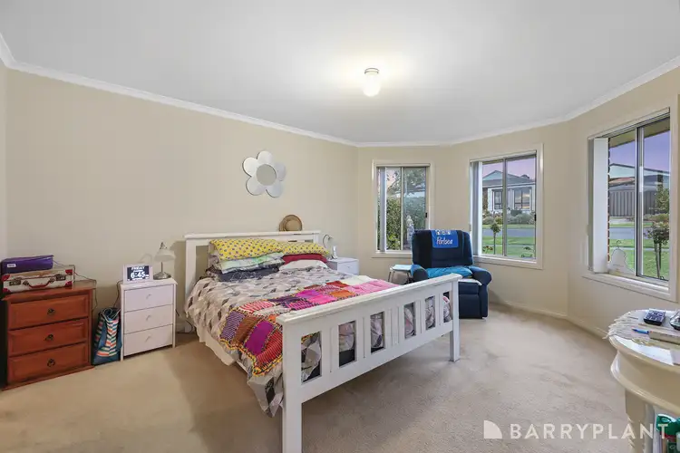 Fifth view of Homely house listing, 3 Grandview Close, Drouin VIC 3818