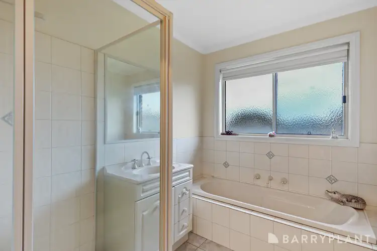 Sixth view of Homely house listing, 3 Grandview Close, Drouin VIC 3818