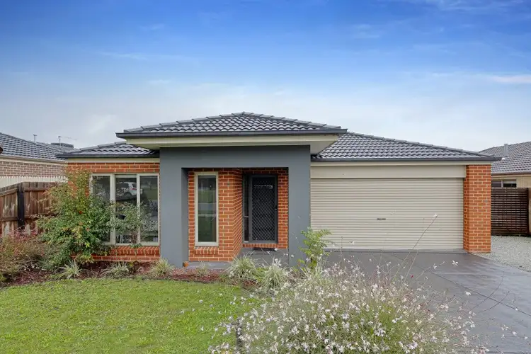 27 Chaucer Way, Drouin VIC 3818