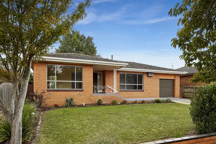 15 Rangeview Street, Warragul VIC 3820