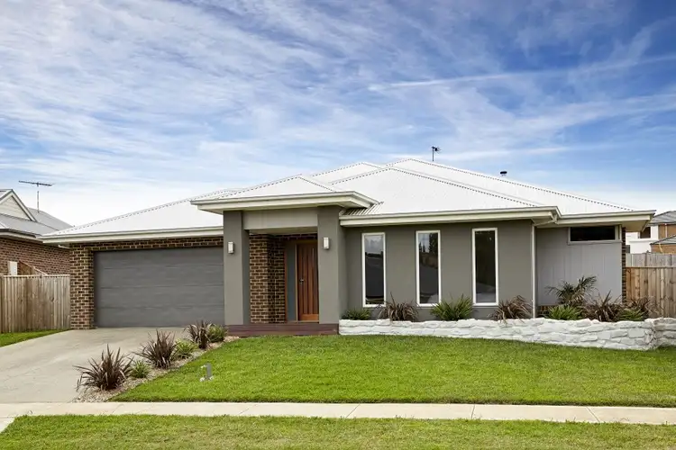 10 Kensington Drive, Warragul VIC 3820