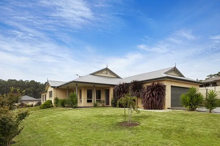 3 Crystal Court, Drouin VIC 3818