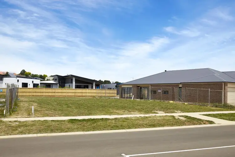 137 Twin Ranges Drive, Warragul VIC 3820
