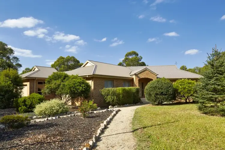 9 Hague Court, Drouin VIC 3818