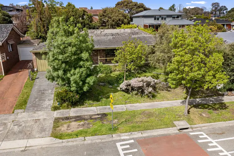 6 Daniel Solander Drive, Endeavour Hills VIC 3802