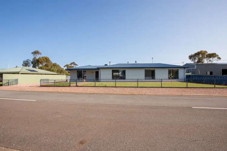 17 Benjamin Road, Poonindie SA 5607