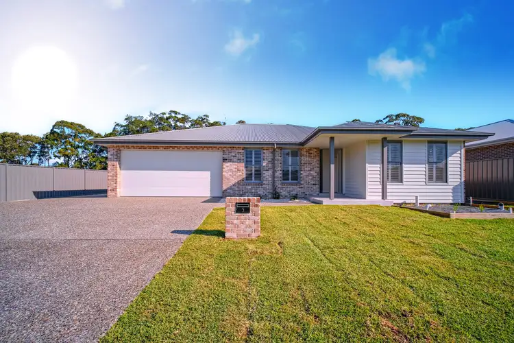 5 Laguna Court, Black Head NSW 2430