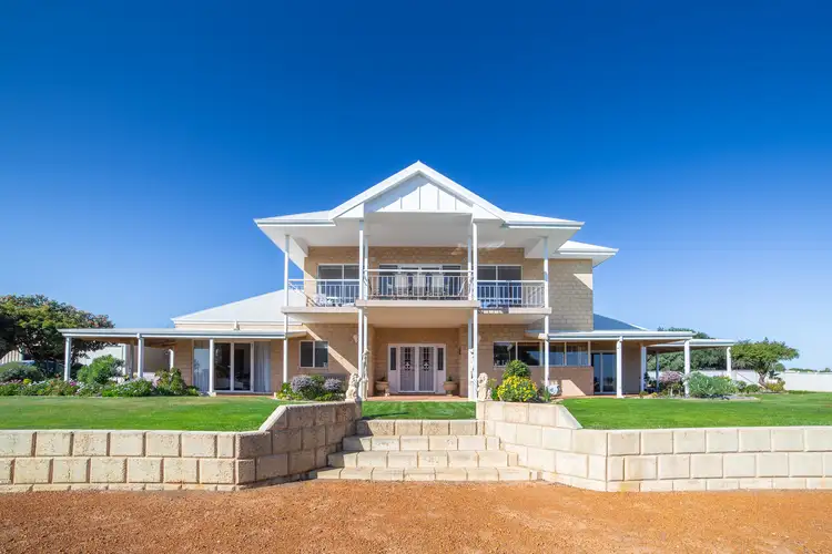 8 Vince Court, Wandina WA 6530