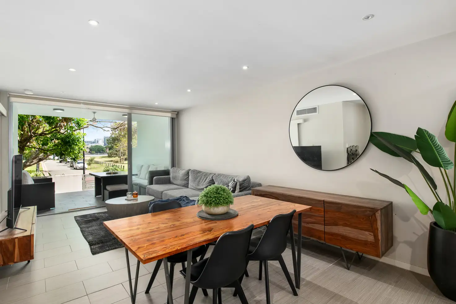 Main view of Homely apartment listing, 2/18 Riverbend Place, Bulimba QLD 4171