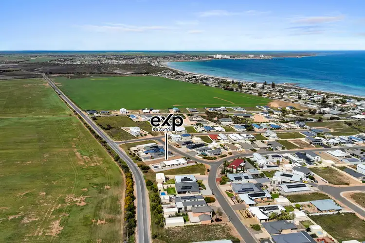 10 Meander Way, North Beach SA 5556