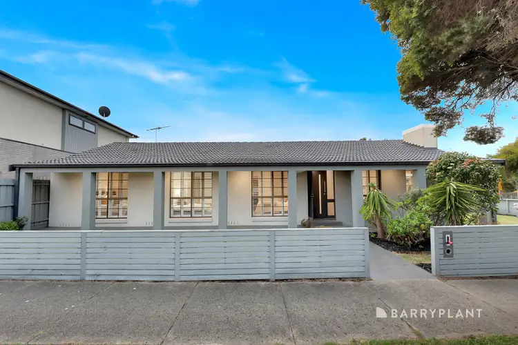 5 Hinkler Drive, Mill Park VIC 3082