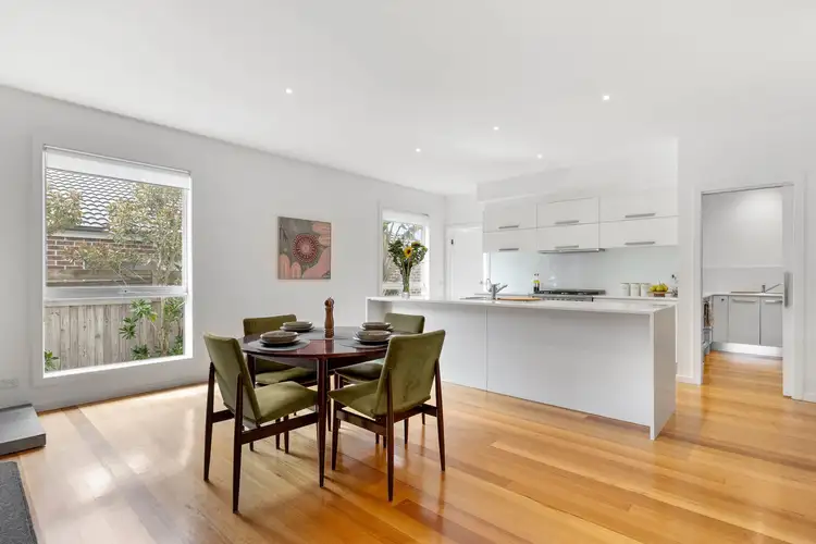 4 Mount Vista Close, New Gisborne VIC 3438