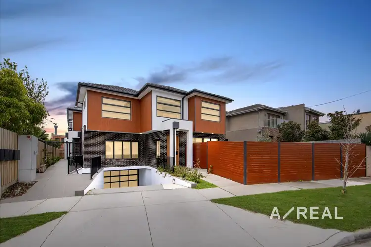2/11 Caleb Street, Bentleigh East VIC 3165