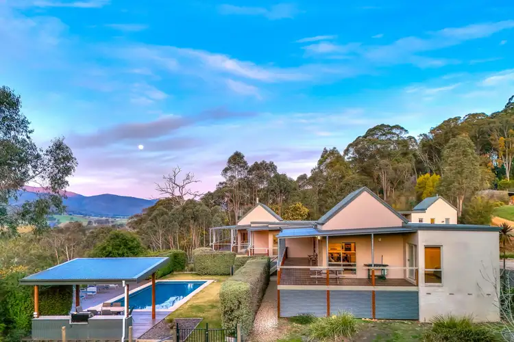 215 Mount Buffalo Road, Porepunkah VIC 3740