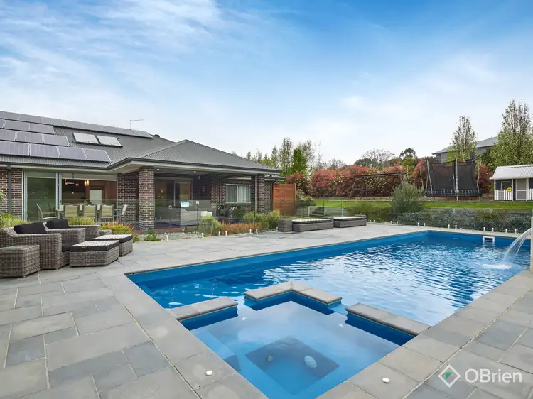 11 Nottingham Court, Drouin VIC 3818