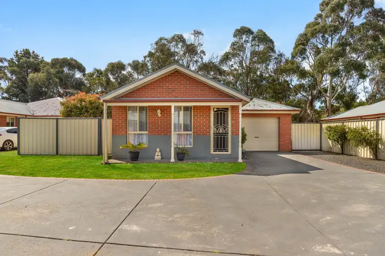 2/4 Morrow Road, New Gisborne VIC 3438
