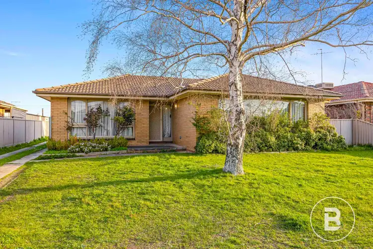 25 Yvonne Street, Wendouree VIC 3355