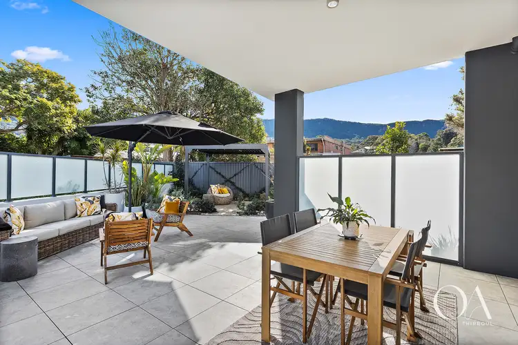 2/8 Railway Parade, Thirroul NSW 2515