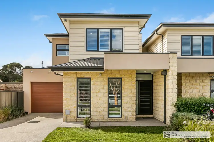 11 Stirling Avenue, Seaholme VIC 3018