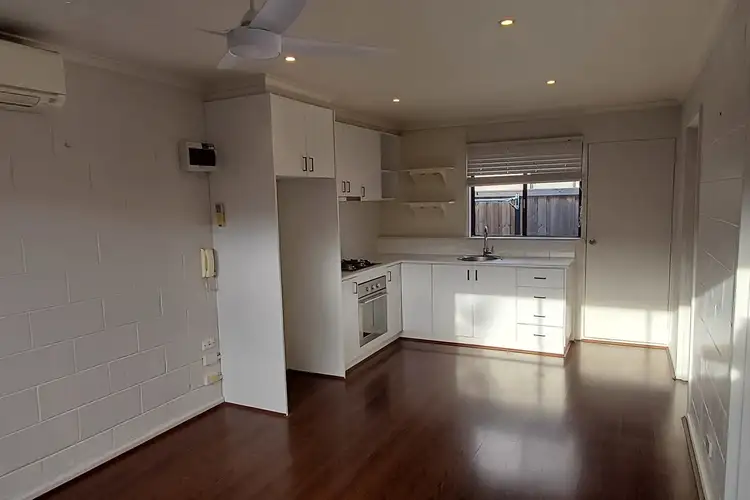 2/30 Albert Street