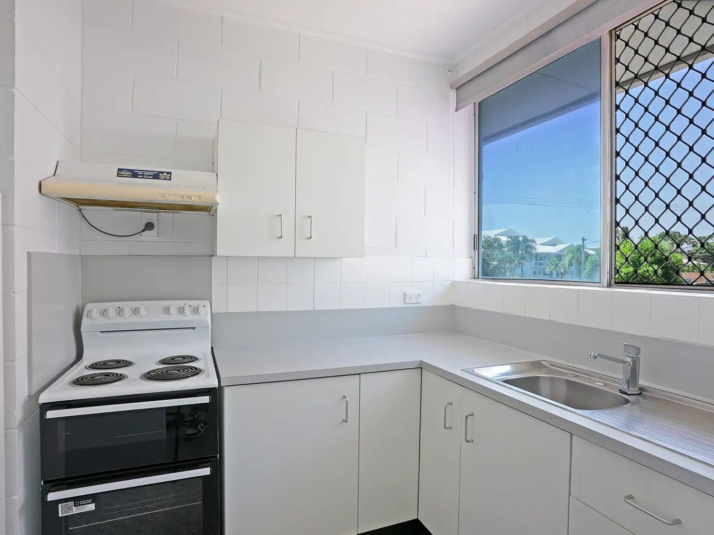 Main view of Homely apartment listing, 2/76 Cook Street, North Ward QLD 4810