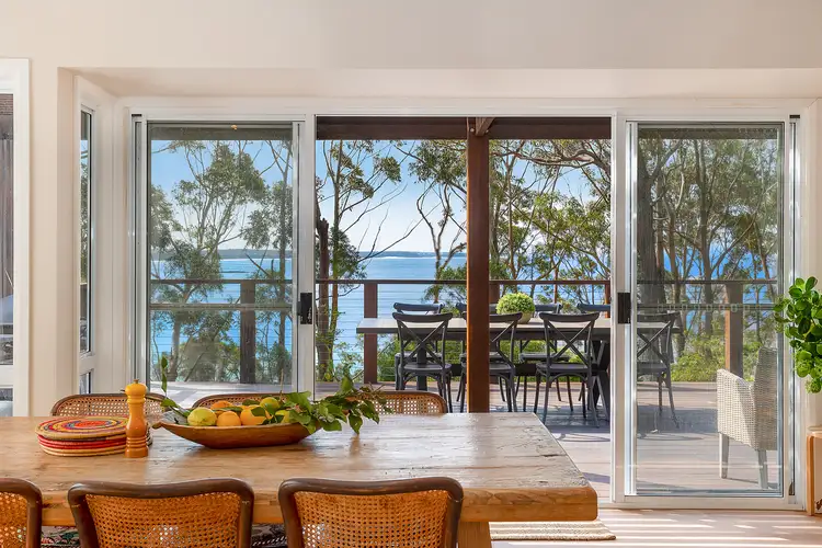 18 Tallwood Avenue, Narrawallee NSW 2539